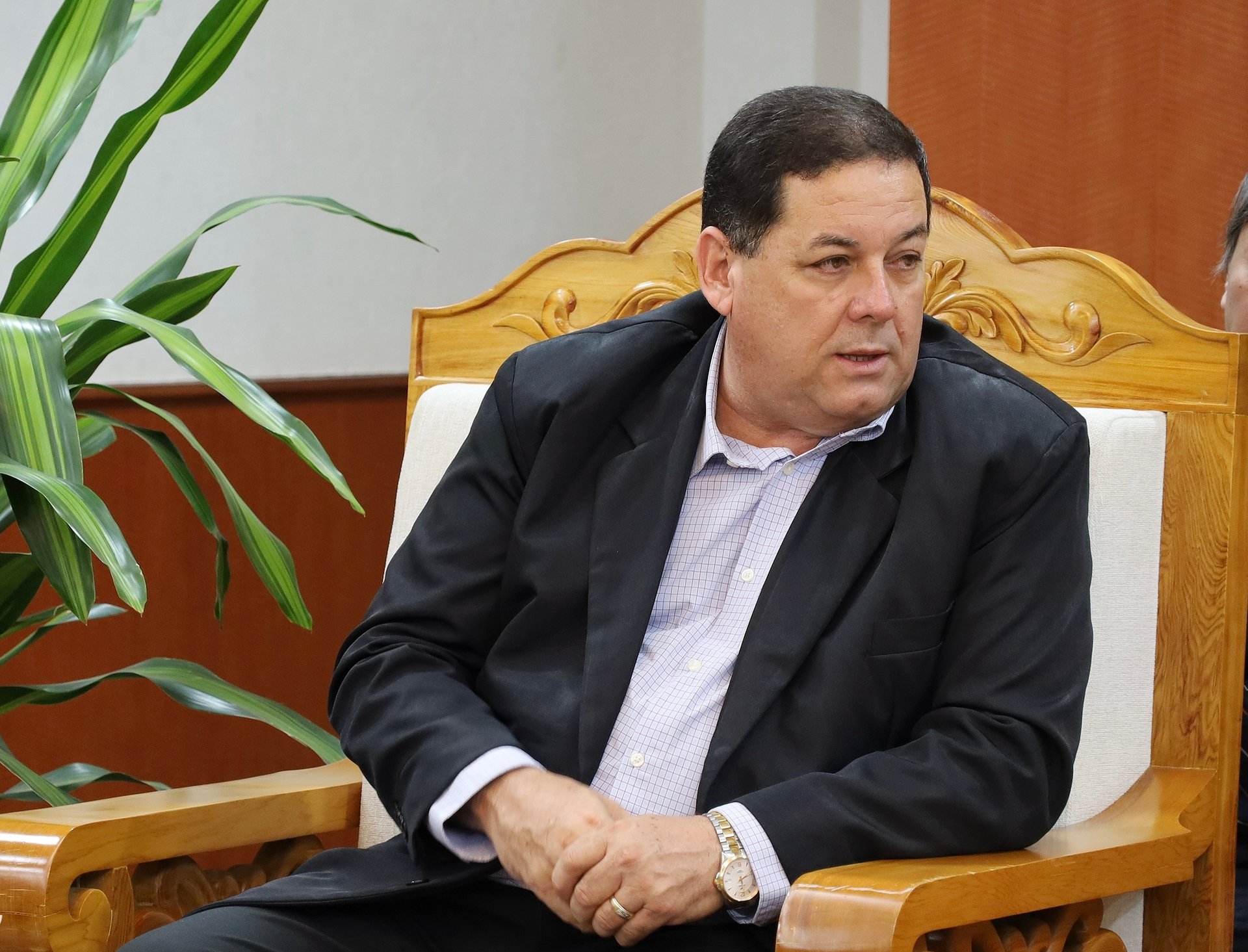 Thứ trưởng Cuba Javier Francisco Agular Rodriguez mong muốn doanh nghiệp Việt Nam mở rộng hoạt động và đầu tư tại thị trường Cuba. Ảnh: Phương Linh. Thứ trưởng Cuba Javier Francisco Agular Rodriguez mong muốn doanh nghiệp Việt Nam mở rộng hoạt động và đầu tư tại thị trường Cuba. Ảnh: Phương Linh.