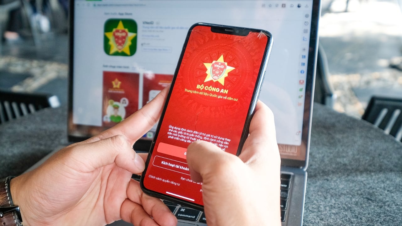 TP HCM thí điểm sang tên xe trực tuyến qua VNeID trong tháng 5 theo kế hoạch của Bộ Công an. Ảnh: Internet. TP HCM thí điểm sang tên xe trực tuyến qua VNeID trong tháng 5 theo kế hoạch của Bộ Công an. Ảnh: Internet.