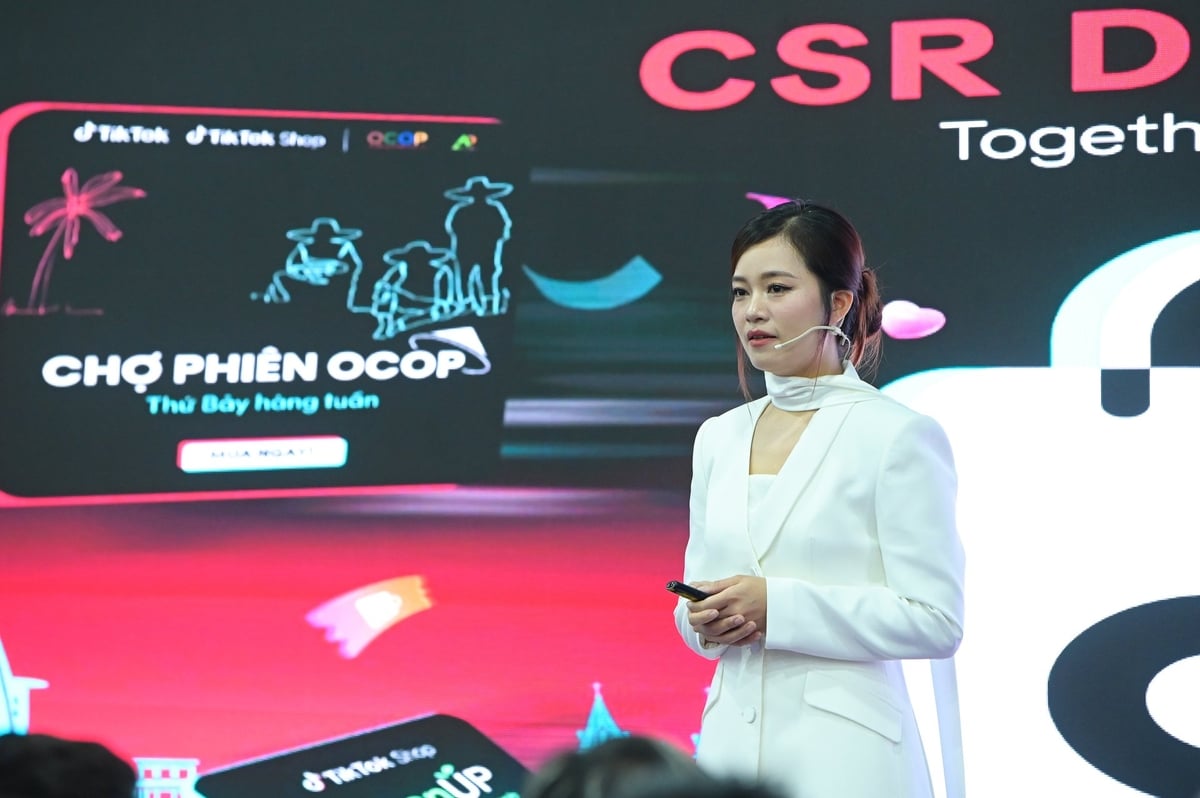 Bà Trần Thị Tân, Giám đốc Trách nhiệm xã hội TikTok Shop chia sẻ tại sự kiện. Ảnh: Tùng Đinh. Bà Trần Thị Tân, Giám đốc Trách nhiệm xã hội TikTok Shop chia sẻ tại sự kiện. Ảnh: Tùng Đinh.