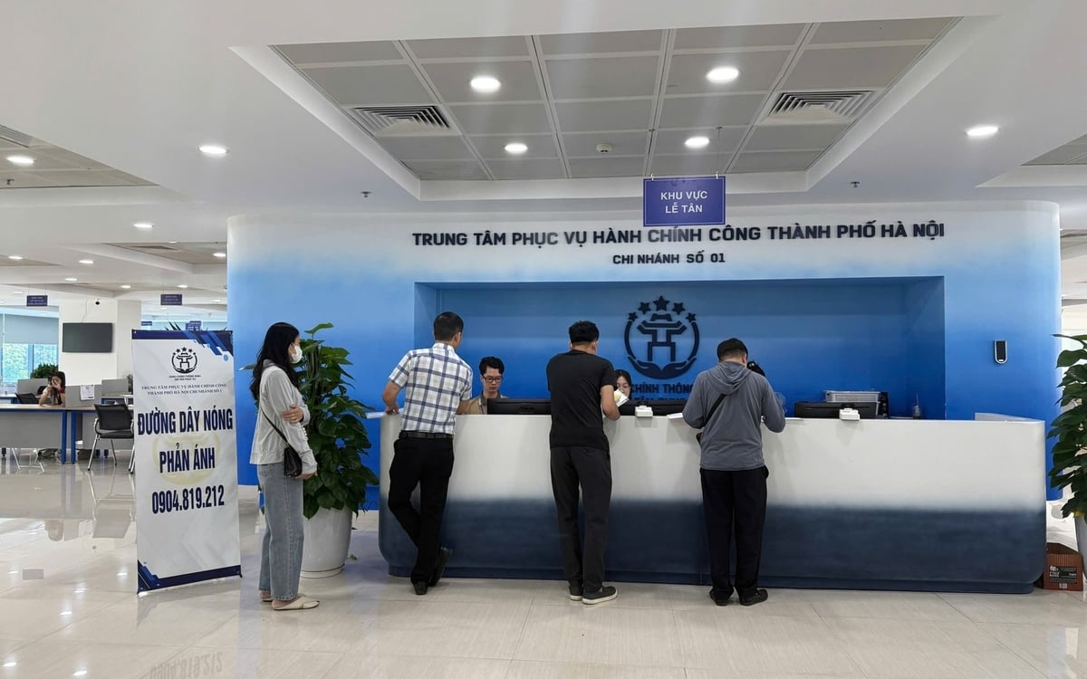 Sở Nông nghiệp và Môi trường Hà Nội chủ trì, phối hợp với Trung tâm Phục vụ hành chính công đưa ra phương án thực hiện giải quyết không phụ thuộc vào địa giới hành chính đối với nhóm thủ tục liên quan đến Văn phòng Đăng ký đất đai và các Chi nhánh Văn phòng Đăng ký đất đai trên toàn địa bàn thành phố từ ngày 20/5. Ảnh minh họa. Sở Nông nghiệp và Môi trường Hà Nội chủ trì, phối hợp với Trung tâm Phục vụ hành chính công đưa ra phương án thực hiện giải quyết không phụ thuộc vào địa giới hành chính đối với nhóm thủ tục liên quan đến Văn phòng Đăng ký đất đai và các Chi nhánh Văn phòng Đăng ký đất đai trên toàn địa bàn thành phố từ ngày 20/5. Ảnh minh họa.