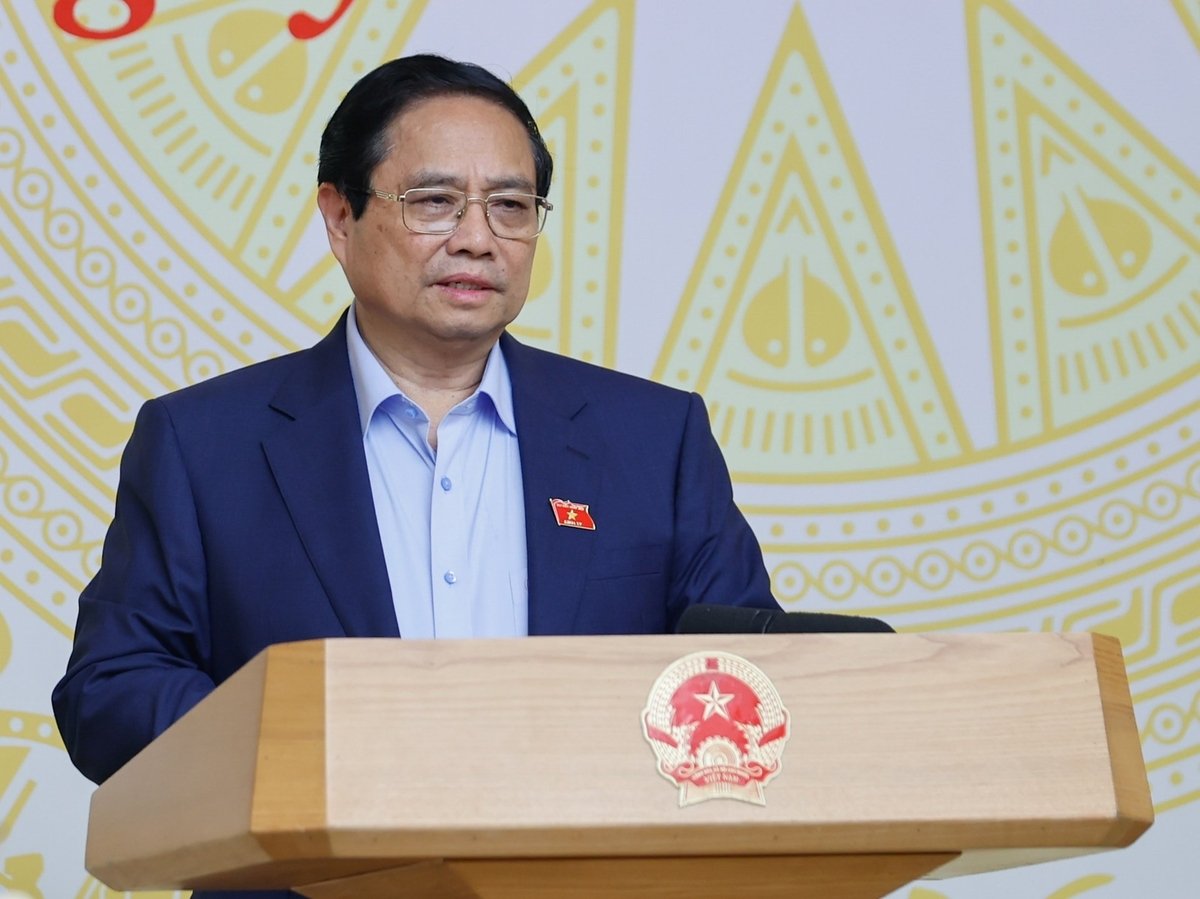 Thủ tướng cho rằng, có sự buông lỏng trong chống buôn lậu, gian lận thương mại, hàng giả. Ảnh: VGP. Thủ tướng cho rằng, có sự buông lỏng trong chống buôn lậu, gian lận thương mại, hàng giả. Ảnh: VGP.