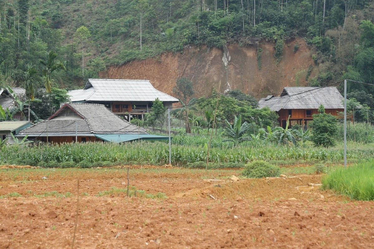 Tỉnh Yên Bái thiệt hại khoảng hơn 5.700 tỷ đồng do thiên tai trong năm 2024. Ảnh: Thanh Tiến. Tỉnh Yên Bái thiệt hại khoảng hơn 5.700 tỷ đồng do thiên tai trong năm 2024. Ảnh: Thanh Tiến.