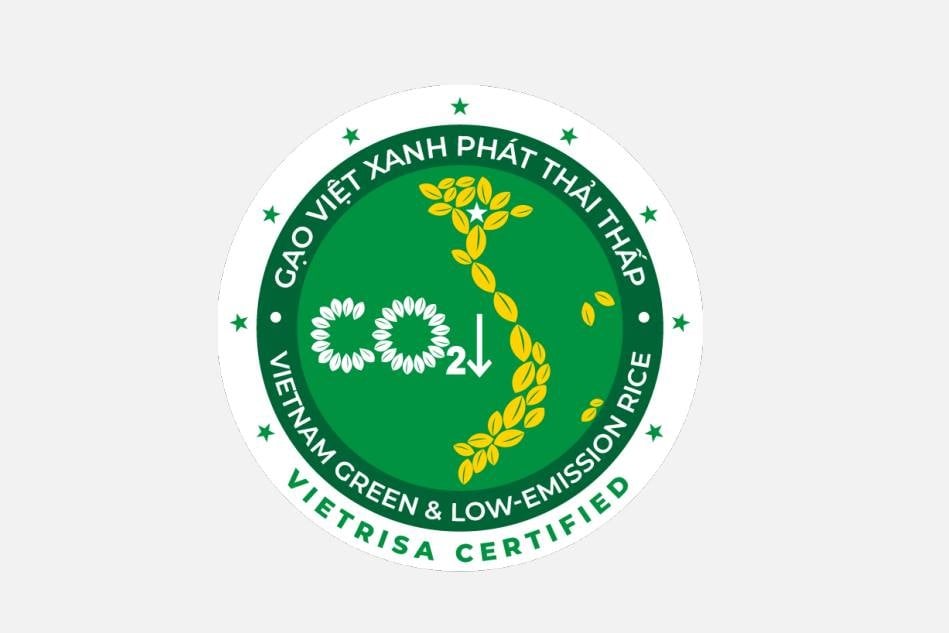 Logo image of the 'Vietnam green and low-emission rice' brand. Photo: Kim Anh.
