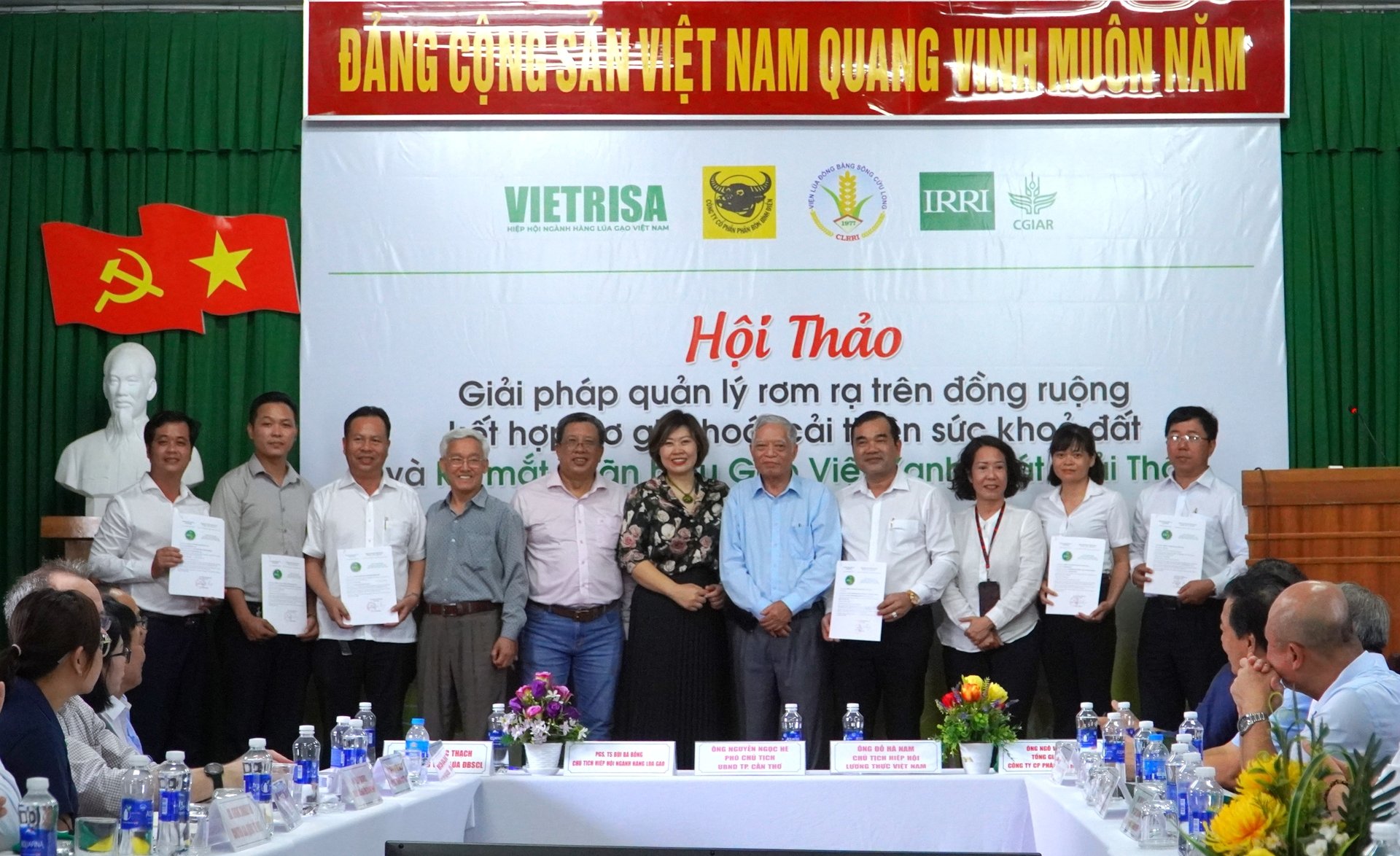Currently, the Vietnam Rice Sector Association has granted the 'Vietnam green and low-emission rice' brand certification to eight rice production and trading enterprises. Photo: Kim Anh.
