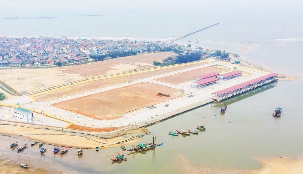 Cảng Cửa Nhượng đang được bàn giao cho Ban quản lý các cảng cá Hà Tĩnh sử dụng. Ảnh: Thanh Nga. Cảng Cửa Nhượng đang được bàn giao cho Ban quản lý các cảng cá Hà Tĩnh sử dụng. Ảnh: Thanh Nga.