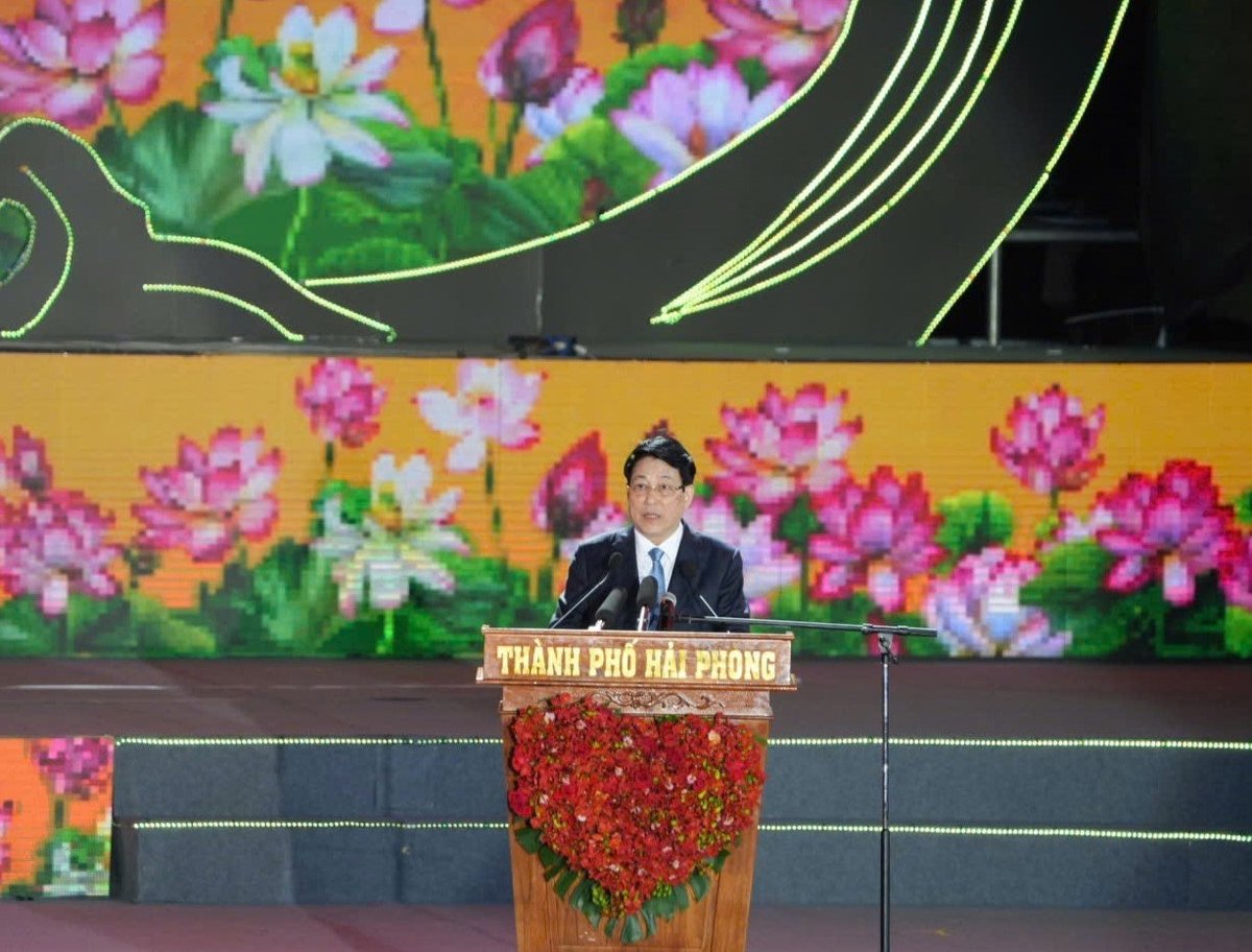 Chủ tịch nước Lương Cường ghi nhận những thành tích đặc biệt xuất sắc và toàn diện, đóng góp to lớn vào sự nghiệp xây dựng Chủ nghĩa xã hội và bảo vệ Tổ quốc. Ảnh: BTC. Chủ tịch nước Lương Cường ghi nhận những thành tích đặc biệt xuất sắc và toàn diện, đóng góp to lớn vào sự nghiệp xây dựng Chủ nghĩa xã hội và bảo vệ Tổ quốc. Ảnh: BTC.
