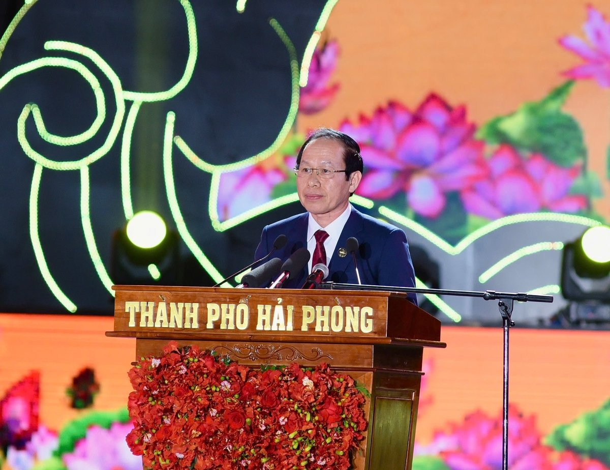 Ông Lê Tiến Châu - Ủy viên Trung ương Đảng, Bí thư Thành ủy Hải Phòng đã kêu gọi toàn quân, toàn dân nêu cao tinh thần đoàn kết, thống nhất, đem hết trí tuệ, tâm huyết, tài năng và sức lực để cống hiến, xây dựng Hải Phòng trở thành một thành phố văn minh và hạnh phúc. Ảnh: BTC. Ông Lê Tiến Châu - Ủy viên Trung ương Đảng, Bí thư Thành ủy Hải Phòng đã kêu gọi toàn quân, toàn dân nêu cao tinh thần đoàn kết, thống nhất, đem hết trí tuệ, tâm huyết, tài năng và sức lực để cống hiến, xây dựng Hải Phòng trở thành một thành phố văn minh và hạnh phúc. Ảnh: BTC.
