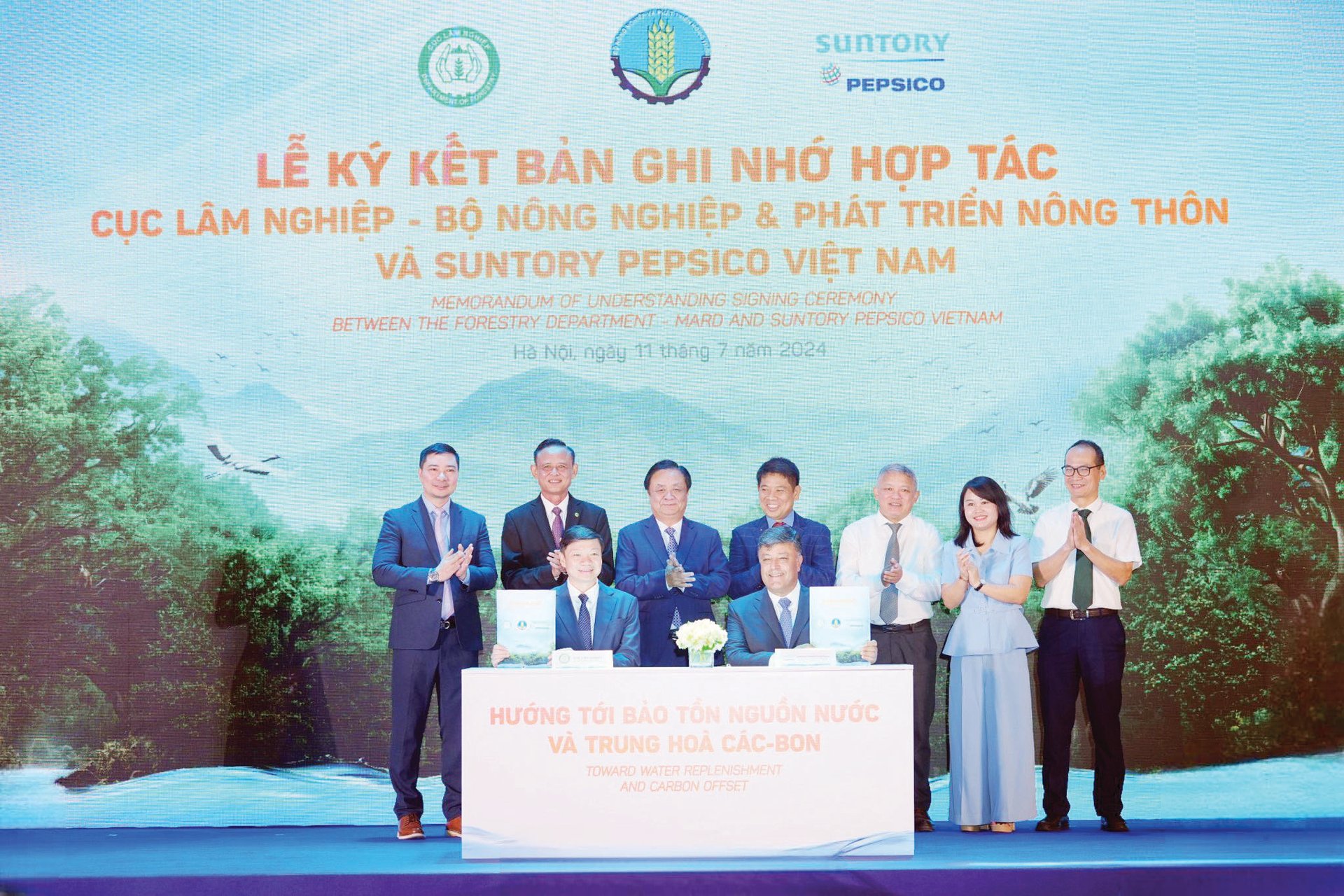 Cục Lâm nghiệp, Bộ Nông nghiệp và Phát triển Nông thôn (nay là Bộ Nông nghiệp và Môi trường) và Suntory PepsiCo Việt Nam ký kết Bản ghi nhớ hợp tác trong phát triển rừng bền vững, hướng đến bảo tồn nguồn nước và hấp thu carbon. Cục Lâm nghiệp, Bộ Nông nghiệp và Phát triển Nông thôn (nay là Bộ Nông nghiệp và Môi trường) và Suntory PepsiCo Việt Nam ký kết Bản ghi nhớ hợp tác trong phát triển rừng bền vững, hướng đến bảo tồn nguồn nước và hấp thu carbon.