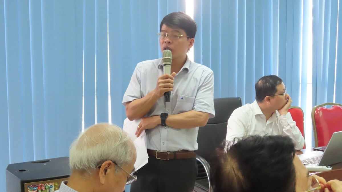 TS. Nguyễn Đại Trung - Trưởng Phòng Khoa học, Đào tạo và Hợp tác quốc tế thuộc Viện Khoa học Địa chất và Khoáng sản điểm lại một số thành tựu khoa học và công nghệ mới của Viện. Ảnh: Thu Trang. TS. Nguyễn Đại Trung - Trưởng Phòng Khoa học, Đào tạo và Hợp tác quốc tế thuộc Viện Khoa học Địa chất và Khoáng sản điểm lại một số thành tựu khoa học và công nghệ mới của Viện. Ảnh: Thu Trang.