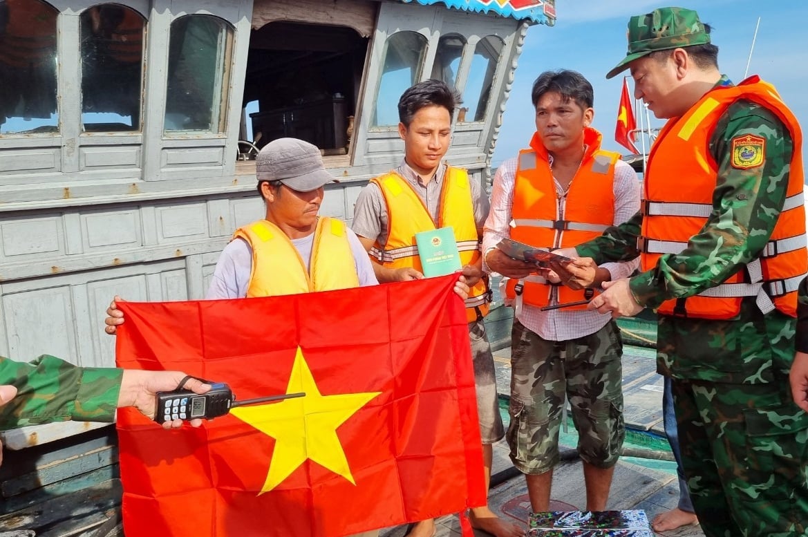 Từ đầu năm 2025 đến nay, tại Huế chưa ghi nhận trường hợp tàu cá vi phạm về khai thác IUU bị xử phạt hành chính. Ảnh: Văn Dinh. Từ đầu năm 2025 đến nay, tại Huế chưa ghi nhận trường hợp tàu cá vi phạm về khai thác IUU bị xử phạt hành chính. Ảnh: Văn Dinh.