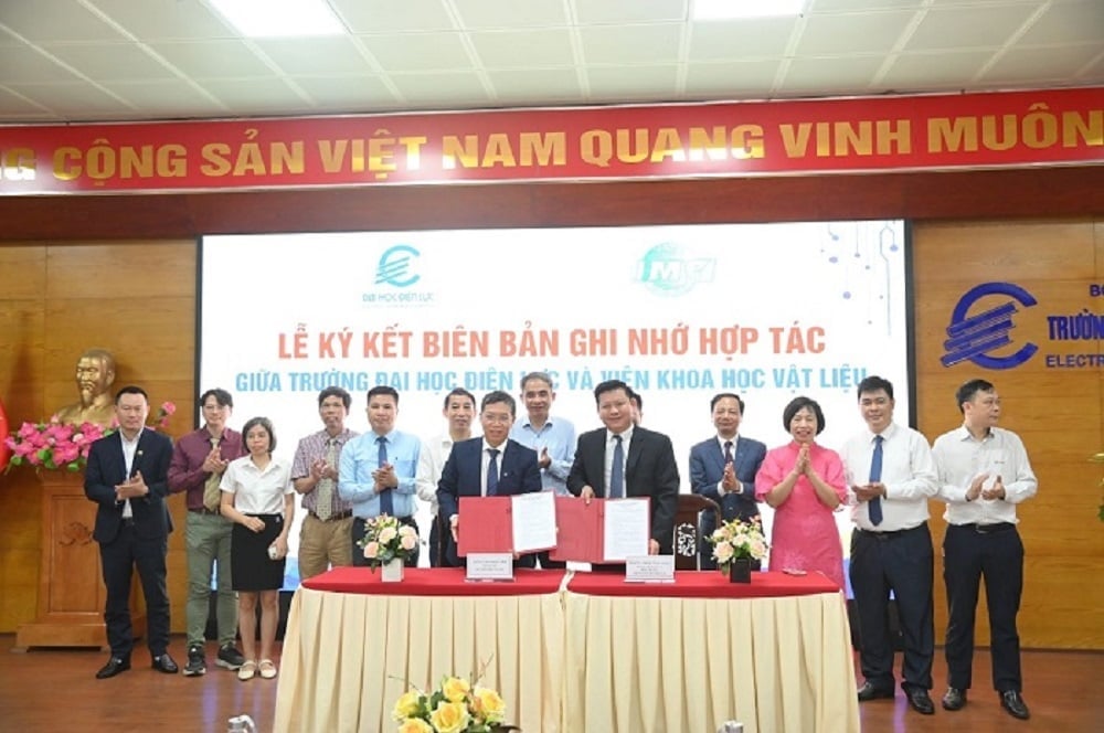 Trường Đại học Điện lực ký kết hợp tác với Viện Khoa học Vật liệu. Ảnh: Đại học Điện lực. Trường Đại học Điện lực ký kết hợp tác với Viện Khoa học Vật liệu. Ảnh: Đại học Điện lực.