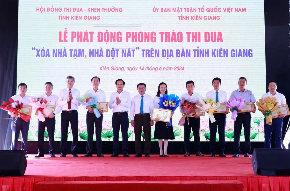 Văn phòng Agribank khu vực Tây Nam Bộ là một trong những đơn vị đồng hành đặc biệt với các chương trình an sinh xã hội trong khu vực. Ảnh: Minh Khương. Văn phòng Agribank khu vực Tây Nam Bộ là một trong những đơn vị đồng hành đặc biệt với các chương trình an sinh xã hội trong khu vực. Ảnh: Minh Khương.