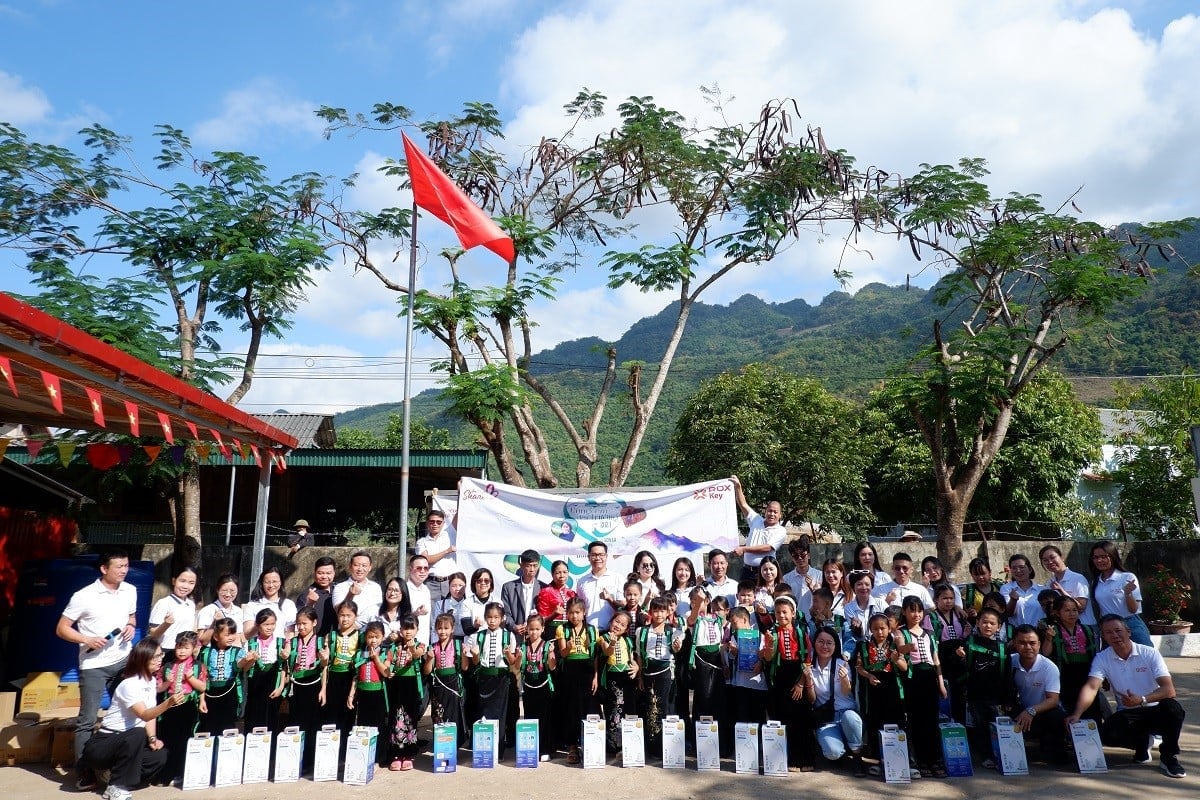 Hoạt động cùng em tới trường tại Chiềng Ban, Tú Nang, Sơn La. Ảnh: Thu Nga. Hoạt động cùng em tới trường tại Chiềng Ban, Tú Nang, Sơn La. Ảnh: Thu Nga.