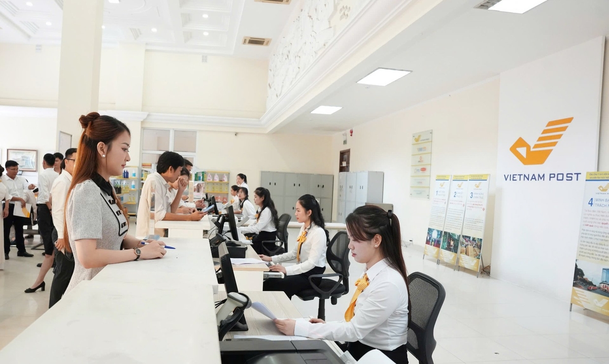 Người dân dù ở đâu đều có thể dễ dàng tiếp cận dịch vụ công tại địa điểm gần nhất, thuận tiện nhất. Ảnh: Ngọc Minh. Người dân dù ở đâu đều có thể dễ dàng tiếp cận dịch vụ công tại địa điểm gần nhất, thuận tiện nhất. Ảnh: Ngọc Minh.