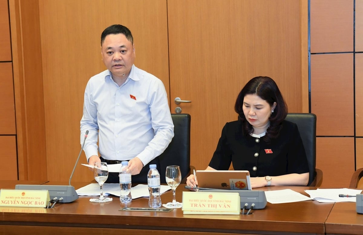 ĐBQH Nguyễn Ngọc Bảo (Bắc Ninh) nhấn mạnh, người dân, đặc biệt là khối các doanh nghiệp rất kỳ vọng vào Nghị quyết của Quốc hội lần này. Ảnh: Lâm Hiển. ĐBQH Nguyễn Ngọc Bảo (Bắc Ninh) nhấn mạnh, người dân, đặc biệt là khối các doanh nghiệp rất kỳ vọng vào Nghị quyết của Quốc hội lần này. Ảnh: Lâm Hiển.