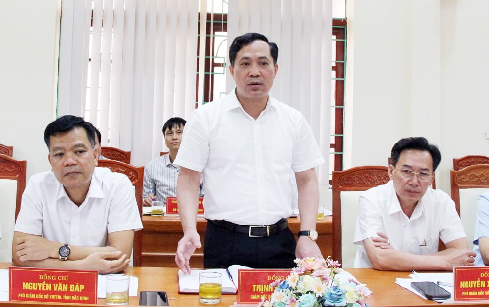 Ông Trịnh Hữu Hùng, Giám đốc Sở Văn hóa, Thể thao và Du lịch Bắc Ninh phát biểu tại hội nghị. Ảnh: BBG. Ông Trịnh Hữu Hùng, Giám đốc Sở Văn hóa, Thể thao và Du lịch Bắc Ninh phát biểu tại hội nghị. Ảnh: BBG.