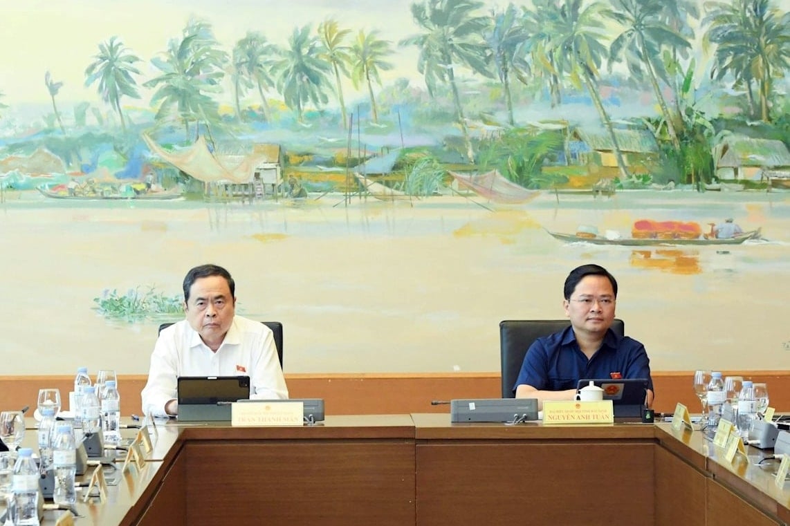 Chủ tịch Quốc hội Trần Thanh Mẫn dự phiên thảo luận tổ về phát triển kinh tế tư nhân, chiều 15/5. Ảnh: Lâm Hiển. Chủ tịch Quốc hội Trần Thanh Mẫn dự phiên thảo luận tổ về phát triển kinh tế tư nhân, chiều 15/5. Ảnh: Lâm Hiển.