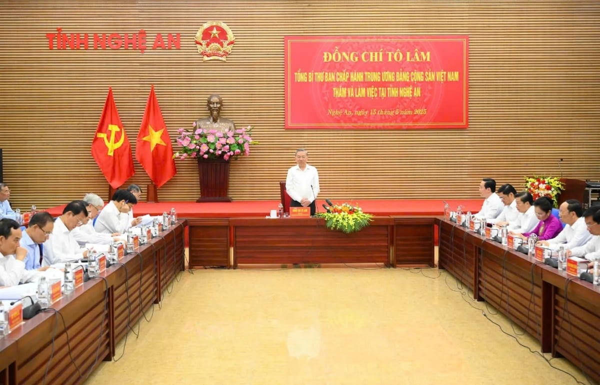 Quang cảnh buổi làm việc của Tổng Bí thư Tô Lâm với Ban Thường vụ Tỉnh ủy Nghệ An. Ảnh: Thành Cường. Quang cảnh buổi làm việc của Tổng Bí thư Tô Lâm với Ban Thường vụ Tỉnh ủy Nghệ An. Ảnh: Thành Cường.