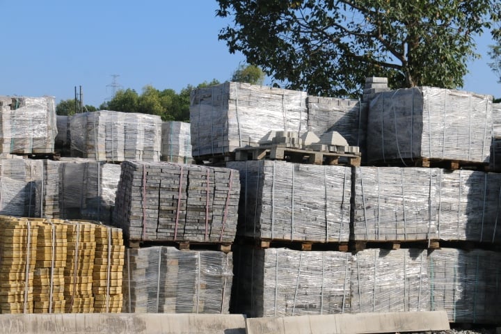 Green materials struggle to find their place in the construction market. Photo: Lan Anh.