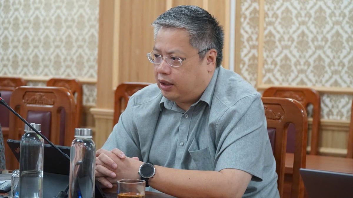 Ông Phùng Kim Sơn, Giám đốc Sở Nông nghiệp và Môi trường Sơn La, phát biểu tại buổi làm việc. Ảnh: Đức Bình.