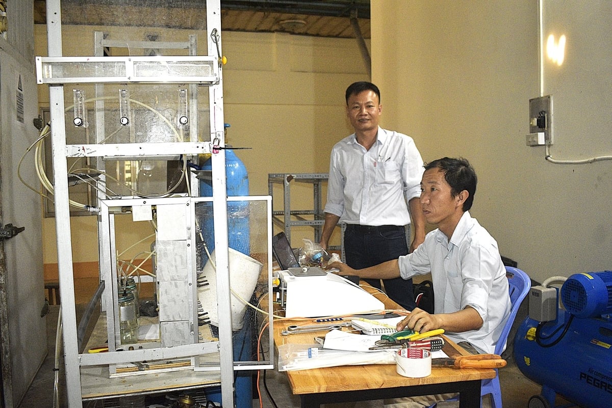 Chuyên gia làm việc tại Bộ môn. Ảnh: Minh Đảm. Chuyên gia làm việc tại Bộ môn. Ảnh: Minh Đảm.