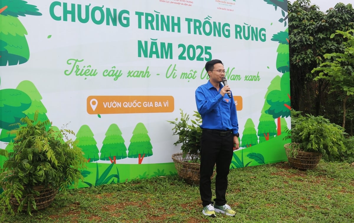 Bí thư Đoàn Thanh niên Bộ Nông nghiệp và Môi trường Tạ Hồng Sơn phát động chương trình. Ảnh: Phạm Hiếu. Bí thư Đoàn Thanh niên Bộ Nông nghiệp và Môi trường Tạ Hồng Sơn phát động chương trình. Ảnh: Phạm Hiếu.