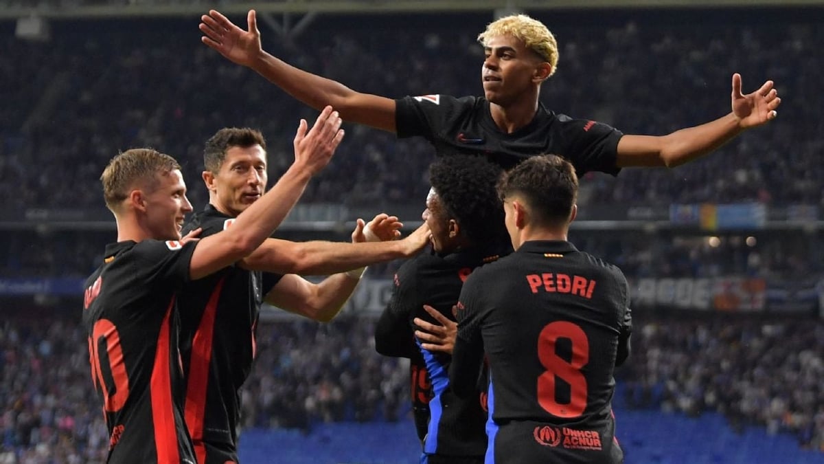 Lamine Yamal tỏa sáng với 1 bàn và 1 kiến tạo giúp Barca hạ Espanyol 2-0, giành chức vô địch La Liga 2024-2025 sớm trước 2 vòng đấu. Ảnh: AP. Lamine Yamal tỏa sáng với 1 bàn và 1 kiến tạo giúp Barca hạ Espanyol 2-0, giành chức vô địch La Liga 2024-2025 sớm trước 2 vòng đấu. Ảnh: AP.