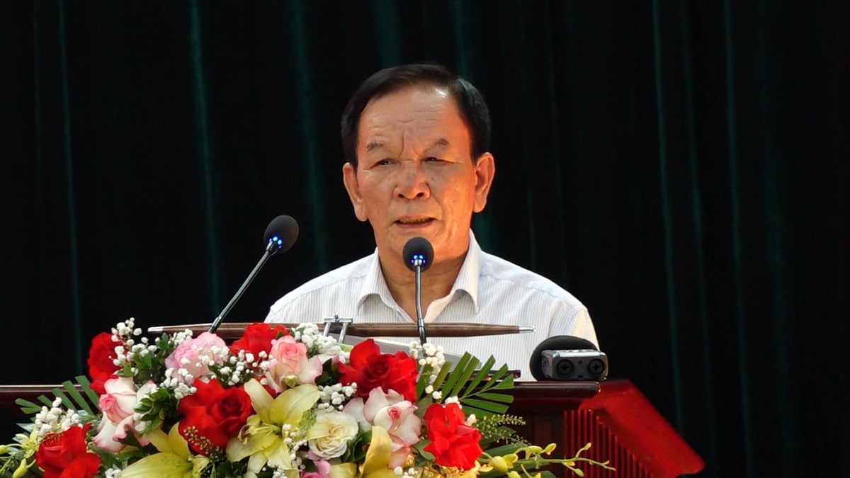 Ông Hoàng Văn Chất, Nguyên Bí thư Tỉnh ủy Sơn La, nói về những ngày đầu đưa cây ăn quả lên đất dốc. Ảnh: Quang Linh. Ông Hoàng Văn Chất, Nguyên Bí thư Tỉnh ủy Sơn La, nói về những ngày đầu đưa cây ăn quả lên đất dốc. Ảnh: Quang Linh.