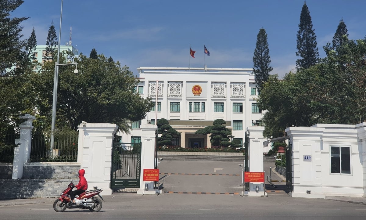 Trụ sở UBND tỉnh Quảng Ninh. Ảnh: Vũ Cường. Trụ sở UBND tỉnh Quảng Ninh. Ảnh: Vũ Cường.