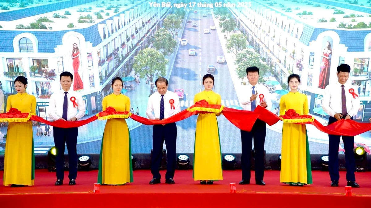 Lãnh đạo tỉnh Yên Bái dự lễ khánh thành hạ tầng Dự án Khu đô thị Yên Bái Riverside. Ảnh: Trần Tiến. Lãnh đạo tỉnh Yên Bái dự lễ khánh thành hạ tầng Dự án Khu đô thị Yên Bái Riverside. Ảnh: Trần Tiến.