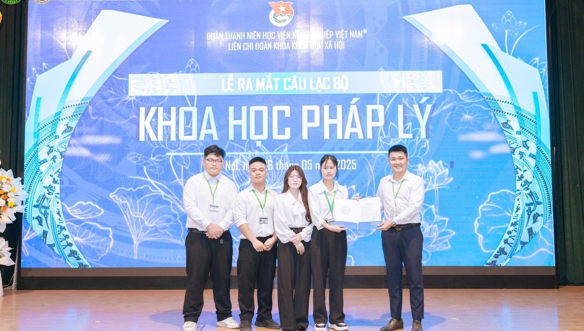 Ra mắt CLB Khoa học Pháp lý. Ảnh: Hưng Giang. Ra mắt CLB Khoa học Pháp lý. Ảnh: Hưng Giang.