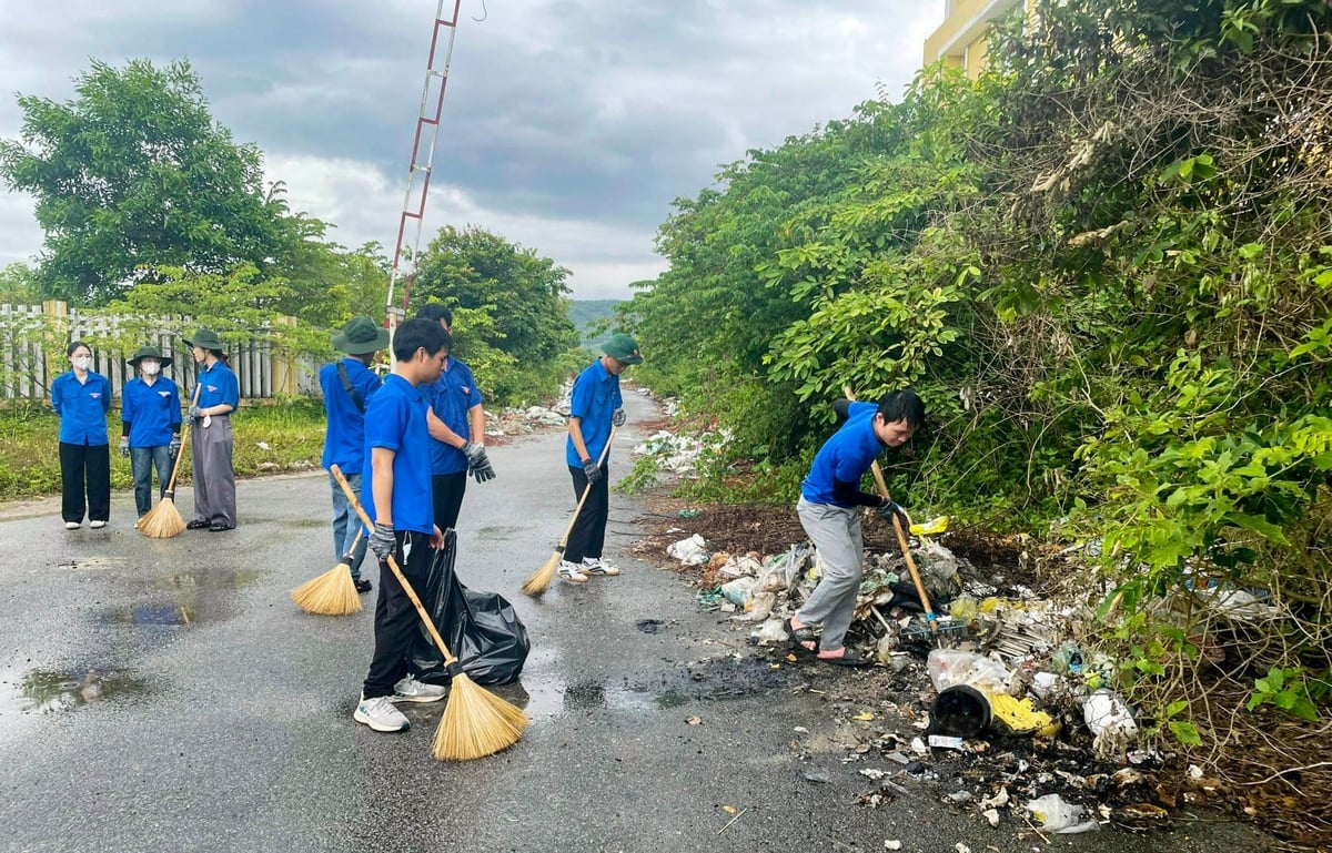 TP Huế tổ chức cuộc thi 'Làm cho Huế sạch hơn' trên nền tảng số. Ảnh: Văn Dinh. TP Huế tổ chức cuộc thi 'Làm cho Huế sạch hơn' trên nền tảng số. Ảnh: Văn Dinh.