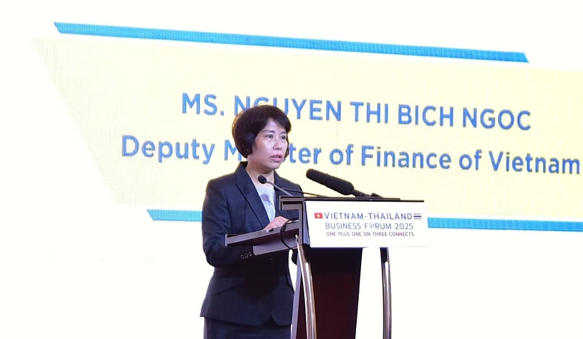 Thay mặt Bộ Tài chính Việt Nam, Thứ trưởng Nguyễn Thị Bích Ngọc bày tỏ lời cảm ơn sâu sắc tới Thủ tướng Chính phủ Phạm Minh Chính và Thủ tướng Thái Lan Paetongtarn Shinawatra – vì những cam kết mạnh mẽ về thúc đẩy kết nối kinh tế, tài chính và đầu tư giữa hai quốc gia. Ảnh: Kiều Chi. Thay mặt Bộ Tài chính Việt Nam, Thứ trưởng Nguyễn Thị Bích Ngọc bày tỏ lời cảm ơn sâu sắc tới Thủ tướng Chính phủ Phạm Minh Chính và Thủ tướng Thái Lan Paetongtarn Shinawatra – vì những cam kết mạnh mẽ về thúc đẩy kết nối kinh tế, tài chính và đầu tư giữa hai quốc gia. Ảnh: Kiều Chi.