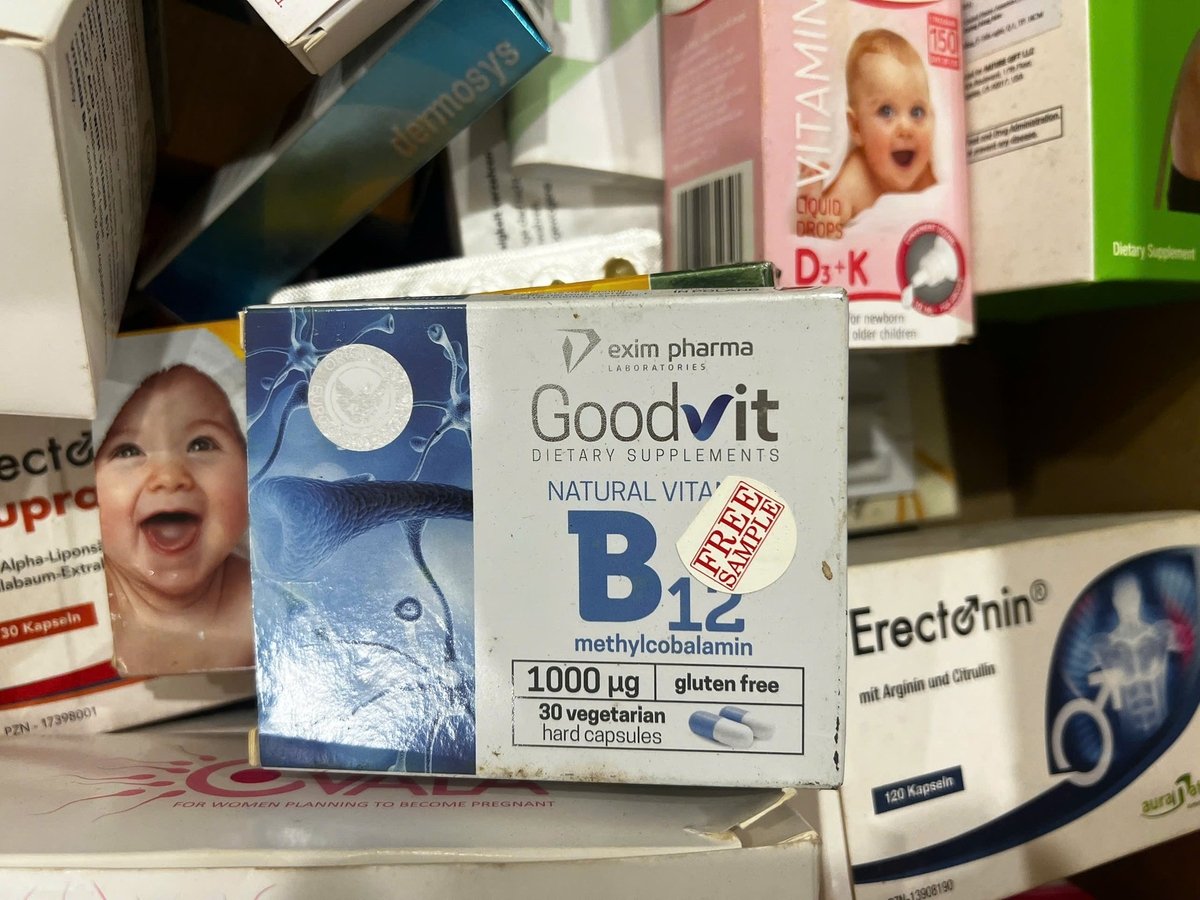 Viên uống bổ sung Vitamin B12. Ảnh: Công an TP Hà Nội. Viên uống bổ sung Vitamin B12. Ảnh: Công an TP Hà Nội.