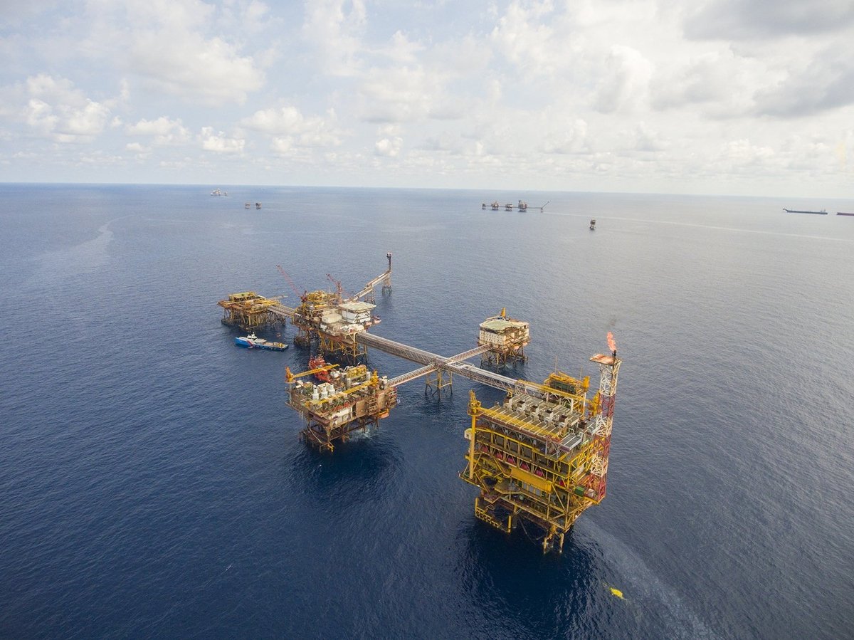 Trải qua 50 năm hình thành và phát triển, Petrovietnam đã làm chủ các công nghệ từ thăm dò, khai thác đến chế biến, chế tạo các sản phẩm trong cả một chuỗi giá trị của Hệ sinh thái Petrovietnam. Ảnh: Petrovietnam. Trải qua 50 năm hình thành và phát triển, Petrovietnam đã làm chủ các công nghệ từ thăm dò, khai thác đến chế biến, chế tạo các sản phẩm trong cả một chuỗi giá trị của Hệ sinh thái Petrovietnam. Ảnh: Petrovietnam.