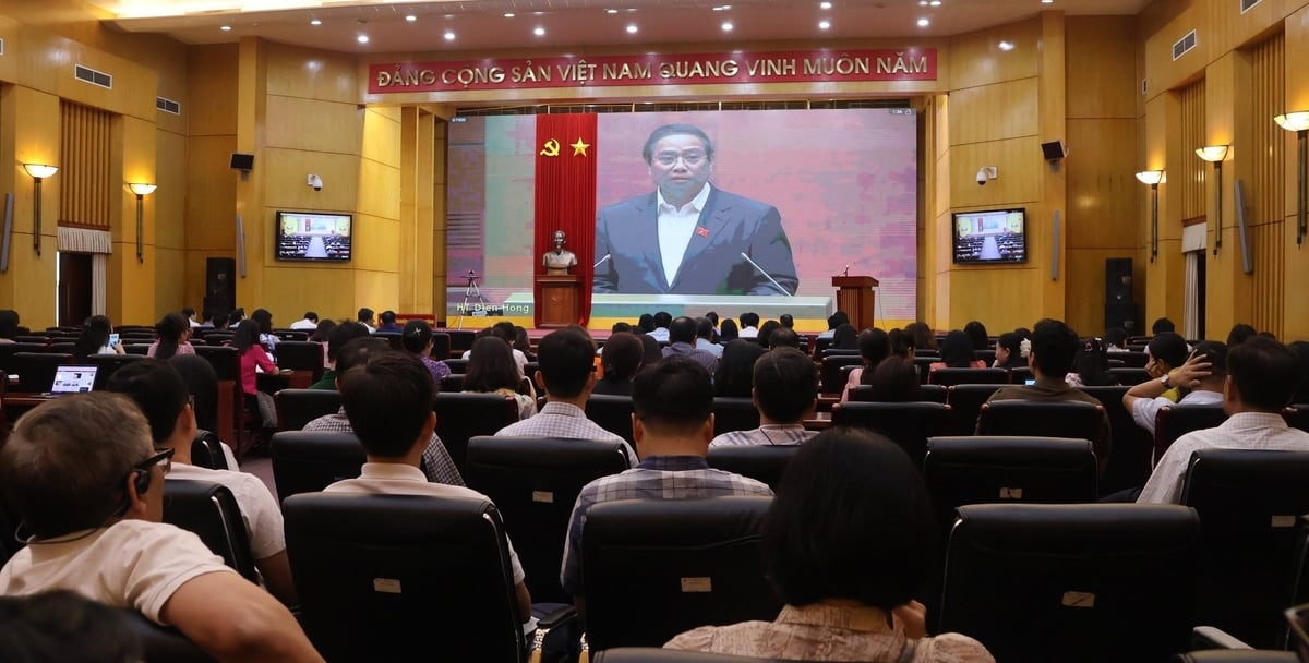 Tại điểm cầu Đảng ủy Bộ Nông nghiệp và Môi trường kết nối với điểm cầu Trung ương. Ảnh: Thủy Nguyễn. Tại điểm cầu Đảng ủy Bộ Nông nghiệp và Môi trường kết nối với điểm cầu Trung ương. Ảnh: Thủy Nguyễn.