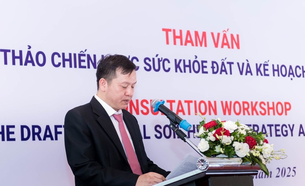 Mr. Huynh Tan Dat, Director General of the Crop Production and Plant Protection Department, spoke at the consultation workshop. Photo: Linh Linh.