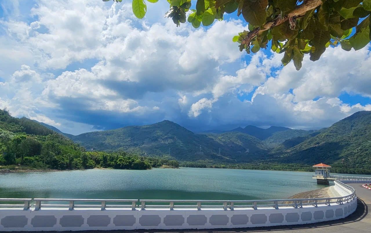 Hồ Am Chúa nằm tại xã Diên Điền, huyện Diên Khánh, tỉnh Khánh Hòa. Ảnh: KS. Hồ Am Chúa nằm tại xã Diên Điền, huyện Diên Khánh, tỉnh Khánh Hòa. Ảnh: KS.