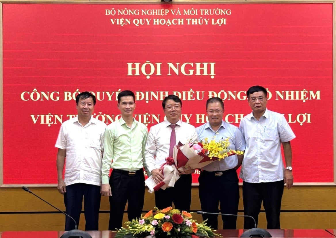 Tân Viện trưởng Viện Quy hoạch Thủy lợi La Đức Dũng bày tỏ niềm vinh dự và tự hào khi được lãnh đạo Bộ Nông nghiệp và Môi trường giao phó trọng trách. Ảnh: Viện Quy hoạch Thủy lợi. Tân Viện trưởng Viện Quy hoạch Thủy lợi La Đức Dũng bày tỏ niềm vinh dự và tự hào khi được lãnh đạo Bộ Nông nghiệp và Môi trường giao phó trọng trách. Ảnh: Viện Quy hoạch Thủy lợi.