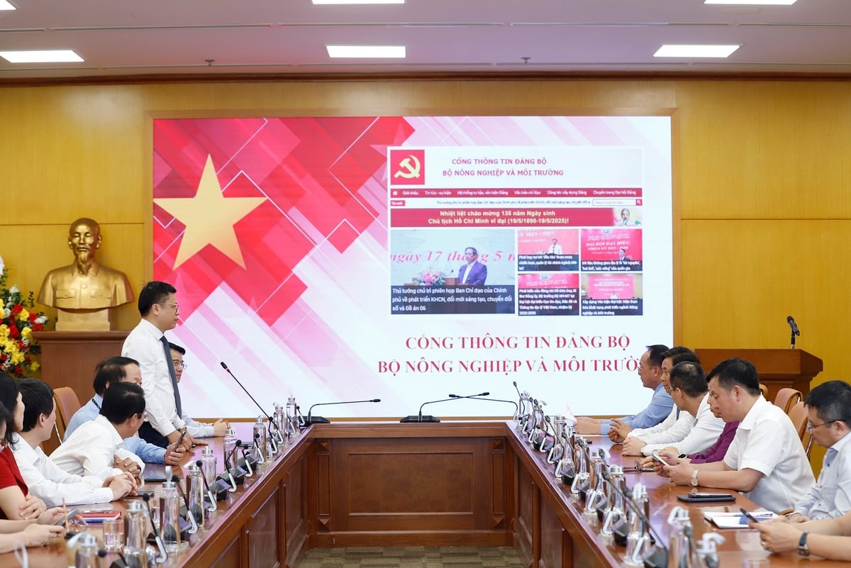 Giao diện Cổng thông tin Đảng bộ Bộ NN-MT và Trang thông tin Đại hội Đại biểu Đảng bộ Bộ NN-MT nhiệm kỳ 2025-2030 tại địa chỉ: https://dangbo.mae.gov.vn. Ảnh: Khương Trung. Giao diện Cổng thông tin Đảng bộ Bộ NN-MT và Trang thông tin Đại hội Đại biểu Đảng bộ Bộ NN-MT nhiệm kỳ 2025-2030 tại địa chỉ: https://dangbo.mae.gov.vn. Ảnh: Khương Trung.