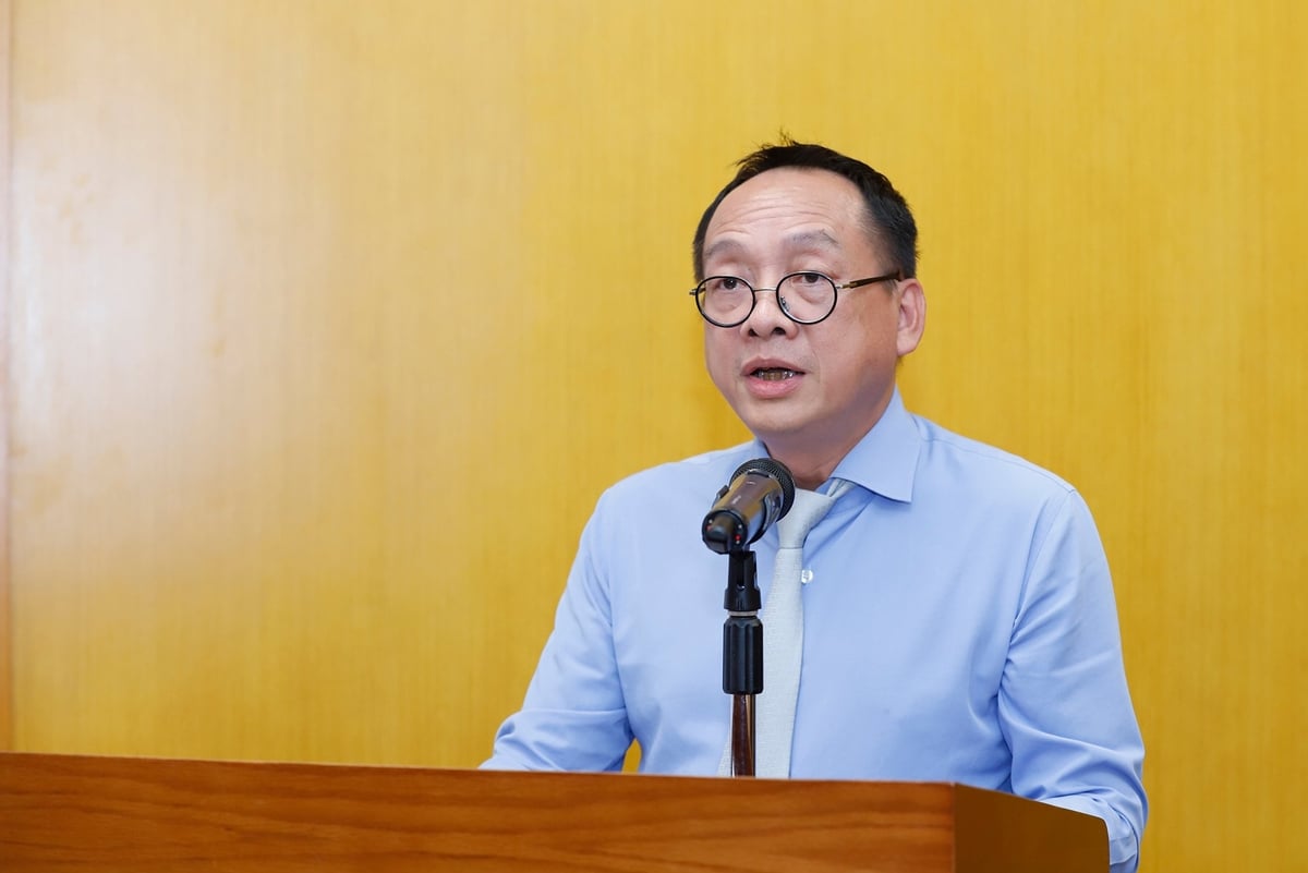 Đồng chí Ngô Hồng Giang, Phó Bí thư Đảng ủy Bộ NN-MT khẳng định: Việc ra mắt Cổng Thông tin và Trang thông tin Đại hội Đảng bộ Bộ NN-MT thể hiện sự quyết tâm đổi mới, ứng dụng mạnh mẽ chuyển đổi số vào công tác lãnh đạo, chỉ đạo của Đảng bộ. Ảnh: Khương Trung. Đồng chí Ngô Hồng Giang, Phó Bí thư Đảng ủy Bộ NN-MT khẳng định: Việc ra mắt Cổng Thông tin và Trang thông tin Đại hội Đảng bộ Bộ NN-MT thể hiện sự quyết tâm đổi mới, ứng dụng mạnh mẽ chuyển đổi số vào công tác lãnh đạo, chỉ đạo của Đảng bộ. Ảnh: Khương Trung.