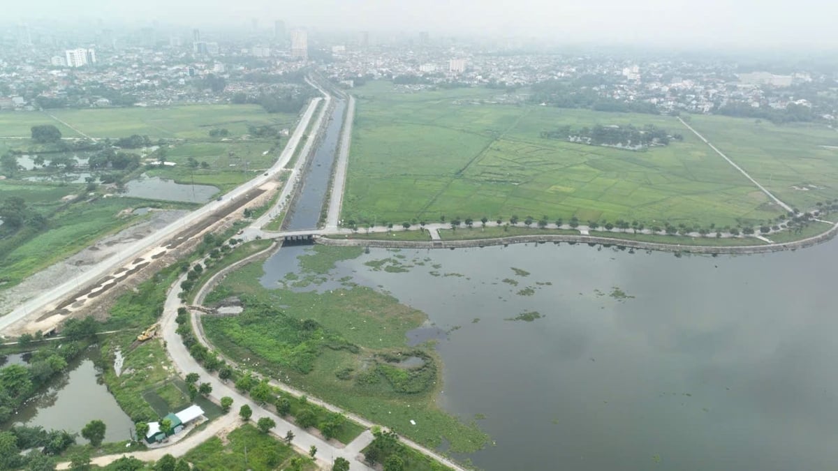 Một góc hồ điều hòa Hưng Hòa bị bồi lấp sẽ được nạo vét đợt này. Ảnh: Đình Tiệp. Một góc hồ điều hòa Hưng Hòa bị bồi lấp sẽ được nạo vét đợt này. Ảnh: Đình Tiệp.