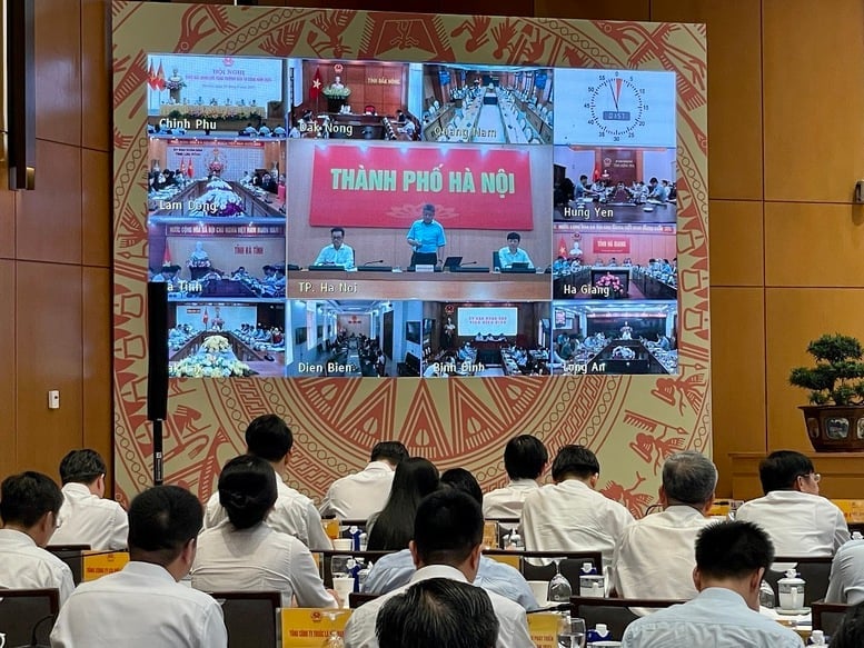 Hội nghị được kết nối trực tuyến từ trụ sở Chính phủ tới UBND các tỉnh, thành phố trực thuộc Trung ương - Ảnh: VGP/Nhật Bắc. Hội nghị được kết nối trực tuyến từ trụ sở Chính phủ tới UBND các tỉnh, thành phố trực thuộc Trung ương - Ảnh: VGP/Nhật Bắc.