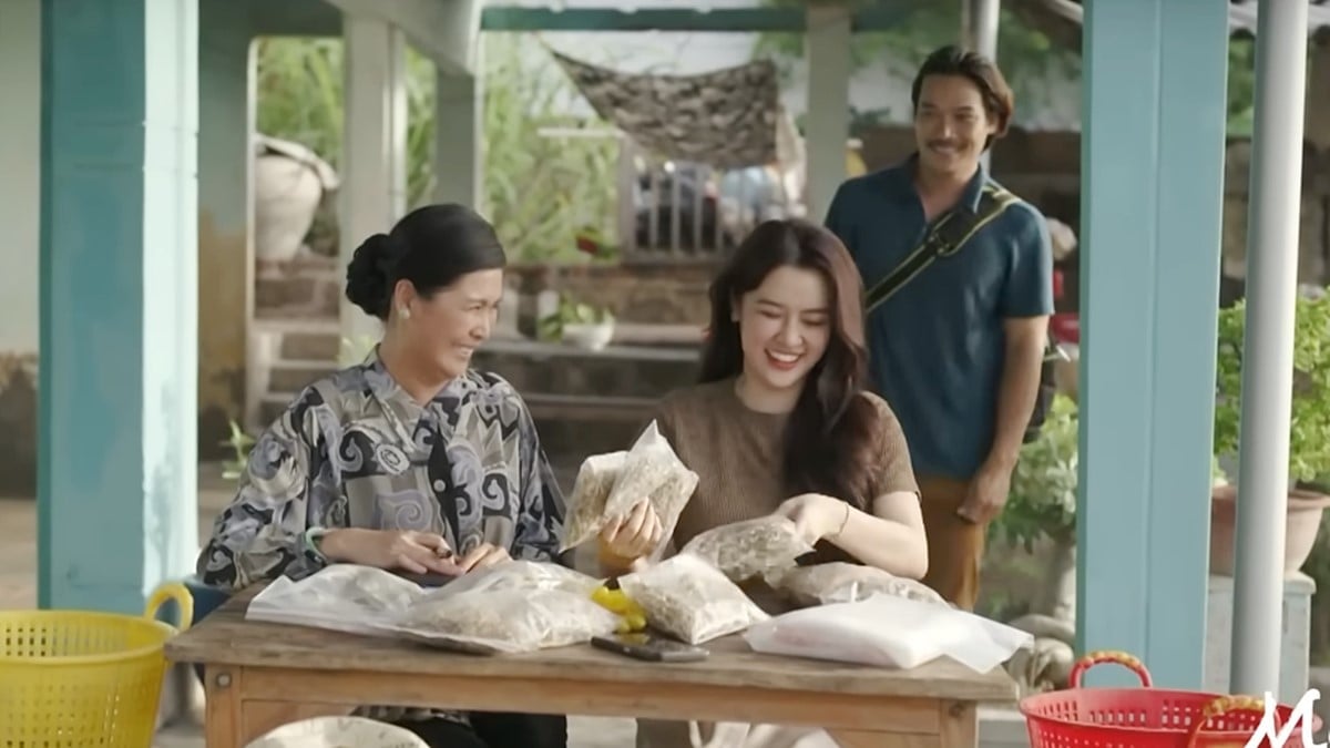 Trang lại trở về làng chài. Ảnh CMH Trang lại trở về làng chài. Ảnh CMH