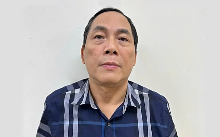 Bị can Hoàng Quốc Hùng, nguyên Giám đốc Trung tâm Lý lịch tư pháp Quốc gia. Ảnh: Bộ Công an. Bị can Hoàng Quốc Hùng, nguyên Giám đốc Trung tâm Lý lịch tư pháp Quốc gia. Ảnh: Bộ Công an.