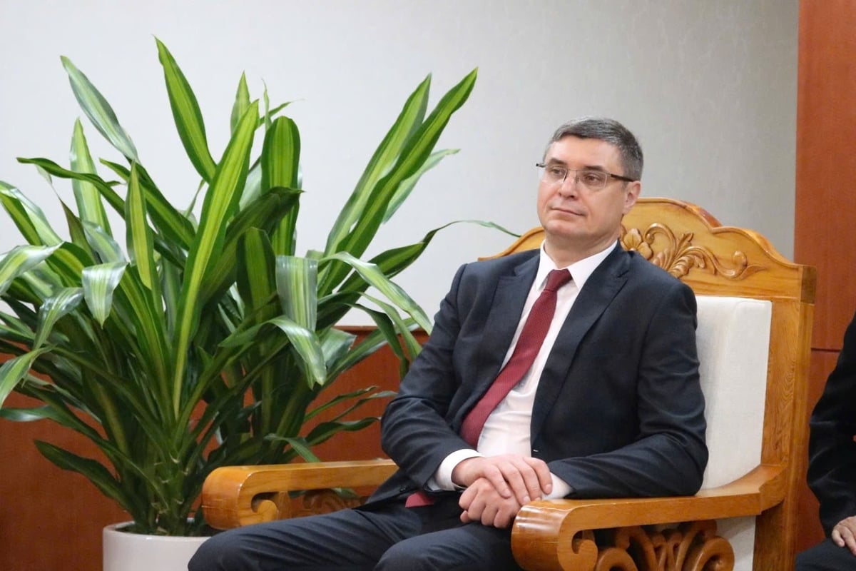 Thống đốc vùng Vladimir (Liên bang Nga) Evdeev Alexander Aleksandrovich cho biết sẵn sàng cùng các doanh nghiệp Việt Nam tháo gỡ các khó khăn về chính sách, quy định của tỉnh. Ảnh: Kiều Chi. Thống đốc vùng Vladimir (Liên bang Nga) Evdeev Alexander Aleksandrovich cho biết sẵn sàng cùng các doanh nghiệp Việt Nam tháo gỡ các khó khăn về chính sách, quy định của tỉnh. Ảnh: Kiều Chi.