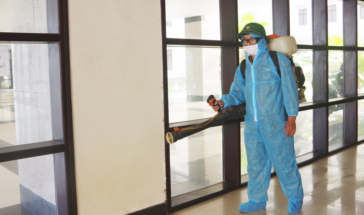 TP Huế đang tăng cường các biện pháp phòng, chống dịch COVID-19. Ảnh: Văn Dinh. TP Huế đang tăng cường các biện pháp phòng, chống dịch COVID-19. Ảnh: Văn Dinh.