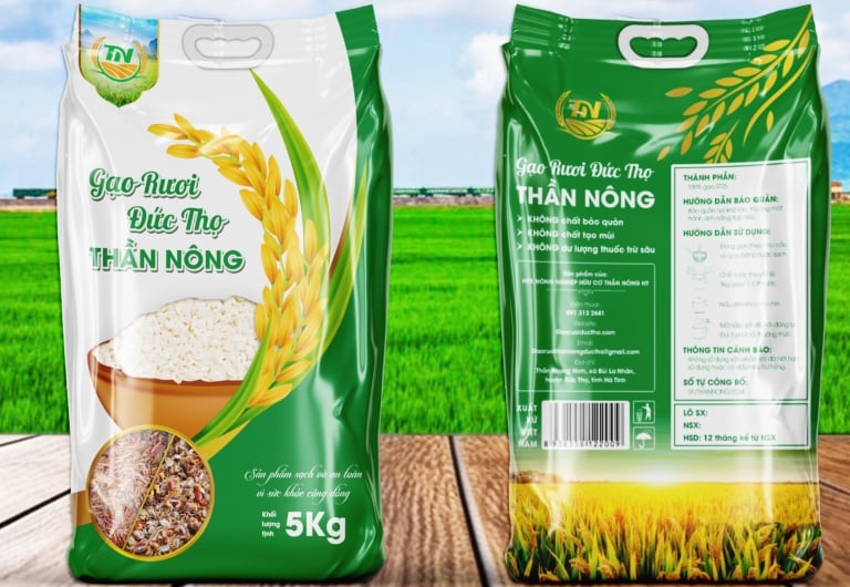 Sản phẩm gạo rươi Đức Thọ đã được cấp giấy chứng nhận đăng ký nhãn hiệu. Ảnh: Thanh Nga.