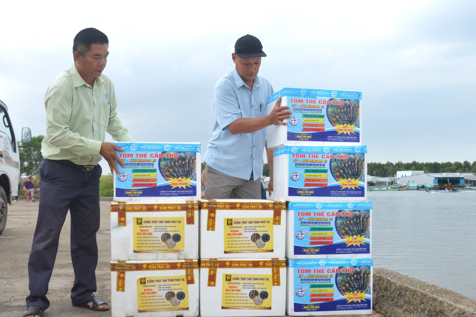 Kiên Giang có nhu cầu con giống thủy sản lên đến hơn 62,6 tỷ con, phần lớn vẫn phải nhập từ nơi khác về ương dưỡng để cung cấp cho người dân thả nuôi. Ảnh: Trung Chánh. Kiên Giang có nhu cầu con giống thủy sản lên đến hơn 62,6 tỷ con, phần lớn vẫn phải nhập từ nơi khác về ương dưỡng để cung cấp cho người dân thả nuôi. Ảnh: Trung Chánh.