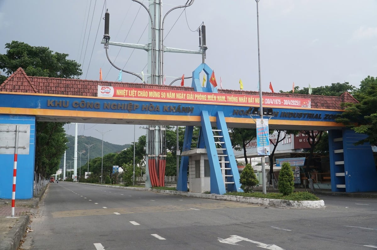 Có 2 doanh nghiệp bị xử phạt nằm trong Khu công nghiệp Hòa Khánh. Ảnh: Lan Anh. Có 2 doanh nghiệp bị xử phạt nằm trong Khu công nghiệp Hòa Khánh. Ảnh: Lan Anh.